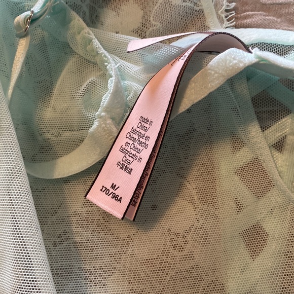 NWOT Victoria’s Secret Lace and Mesh Thong Teddy - Picture 5 of 5